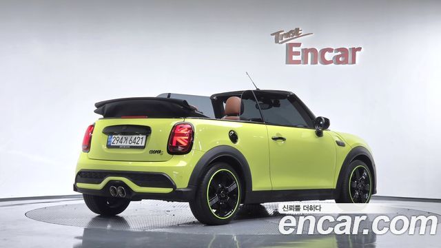 Mini Cooper Convertible 2022 — photo 2