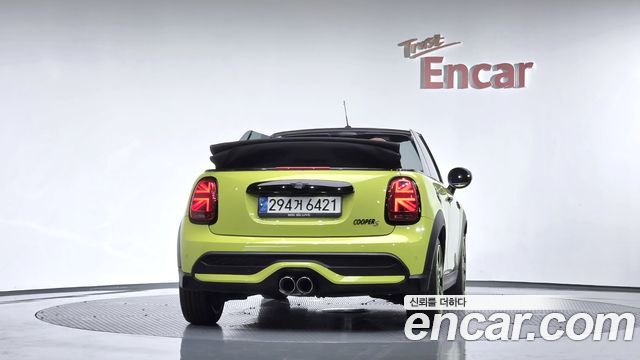 Mini Cooper Convertible 2022 — photo 4