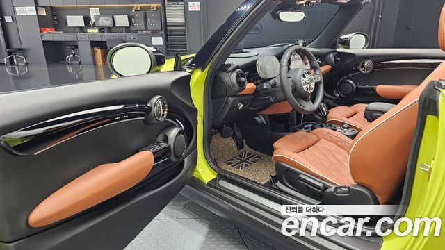 Mini Cooper Convertible 2022 — photo 13