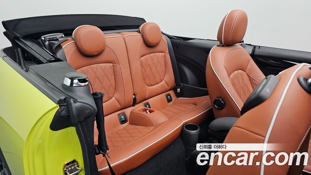 Mini Cooper Convertible 2022 — photo 17