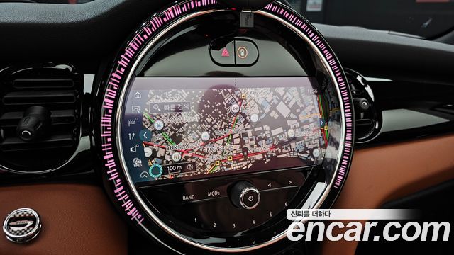 Mini Cooper Convertible 2022 — photo 21