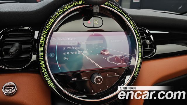 Mini Cooper Convertible 2022 — photo 23