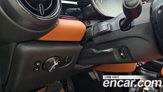 Mini Cooper Convertible 2022 — photo 25