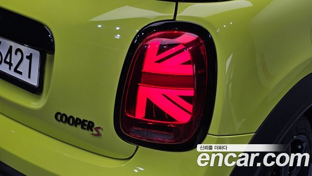 Mini Cooper Convertible 2022 — photo 9