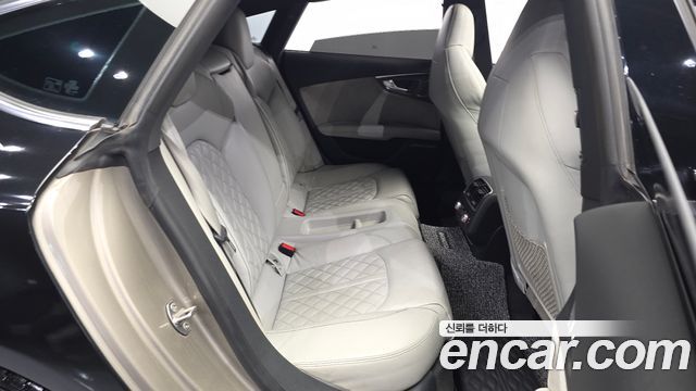 Audi A7 2016 — photo 11