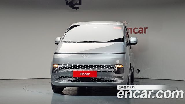 Hyundai Staria 2025 — photo 3