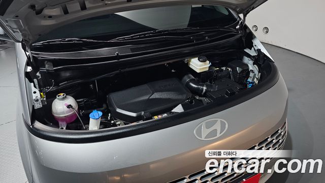 Hyundai Staria 2025 — photo 6
