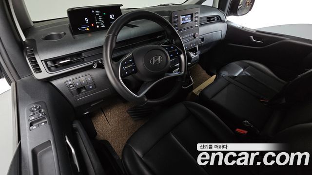 Hyundai Staria 2025 — photo 10