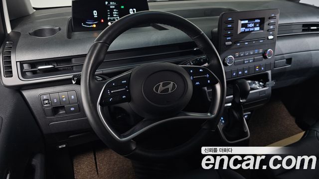 Hyundai Staria 2025 — photo 19