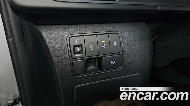 Hyundai Staria 2025 — photo 24