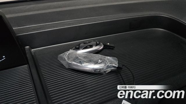 Hyundai Staria 2025 — photo 31