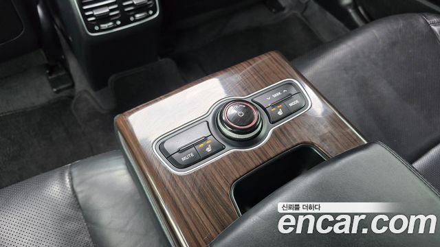 Kia K7 2016 — photo 25