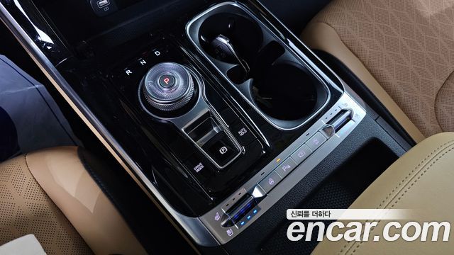 Kia Canival 2023 — photo 12