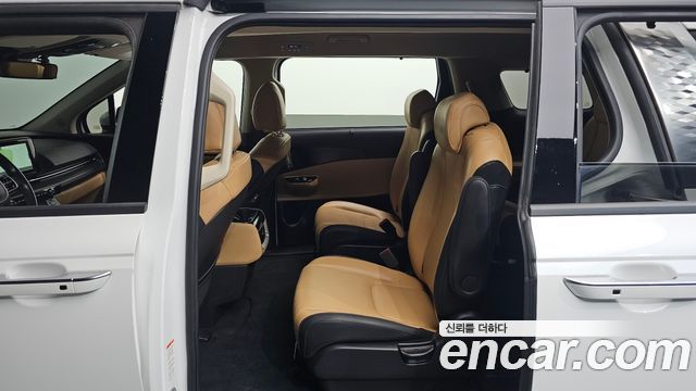 Kia Canival 2023 — photo 17