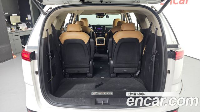 Kia Canival 2023 — photo 25