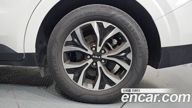 Kia Canival 2023 — photo 7