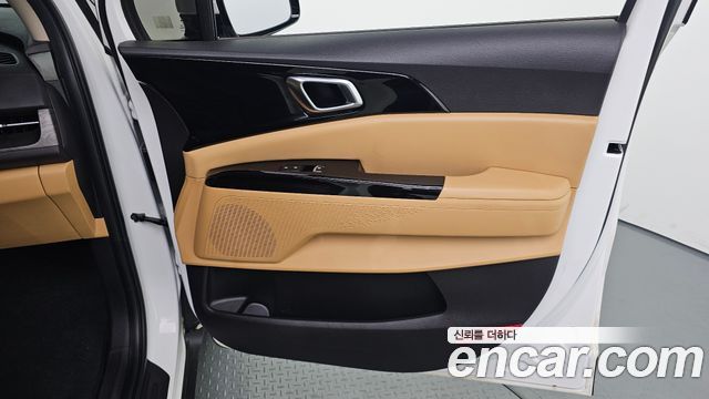 Kia Canival 2023 — photo 15