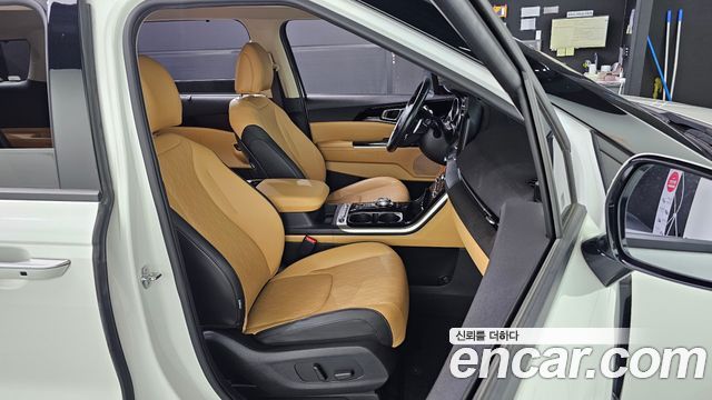 Kia Canival 2023 — photo 16