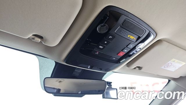 Kia Canival 2023 — photo 28