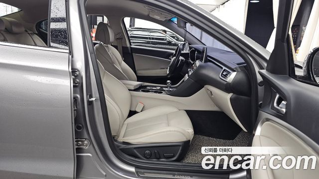 Genesis G70 2019 — photo 11