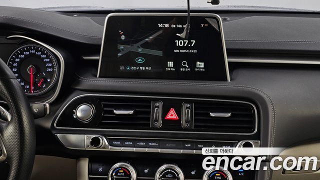 Genesis G70 2019 — photo 14