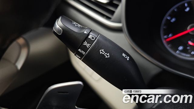 Genesis G70 2019 — photo 17
