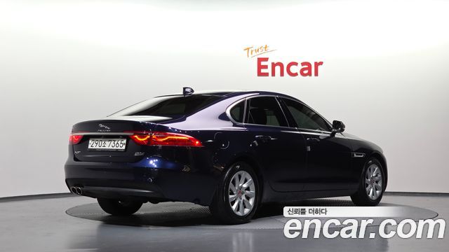 Jaguar XF 2017 — photo 2