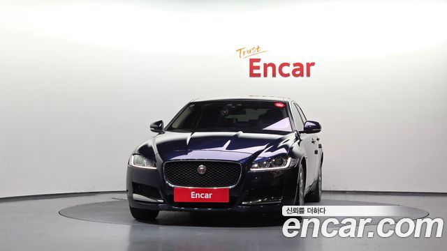 Jaguar XF 2017 — photo 3