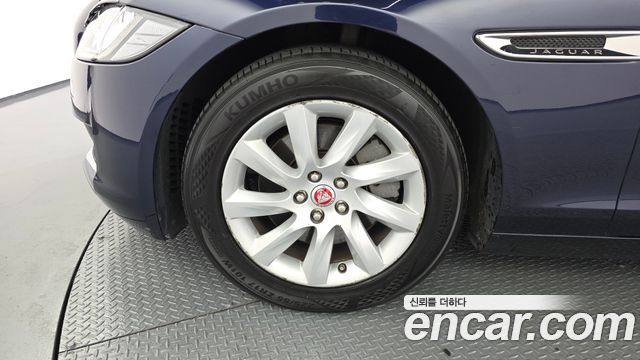 Jaguar XF 2017 — photo 5