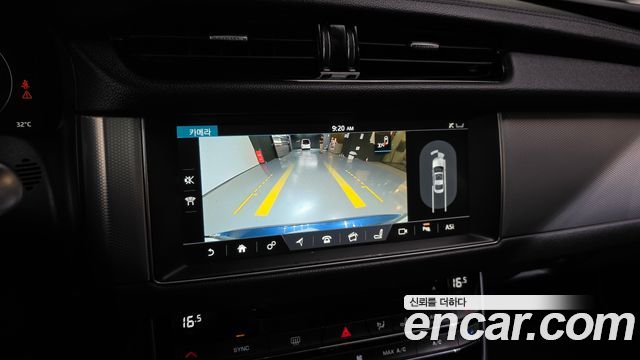 Jaguar XF 2017 — photo 15