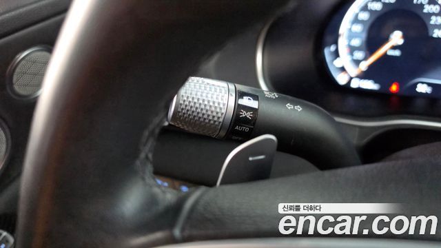 Genesis GV80 2020 — photo 29