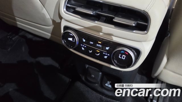 Genesis GV80 2020 — photo 33