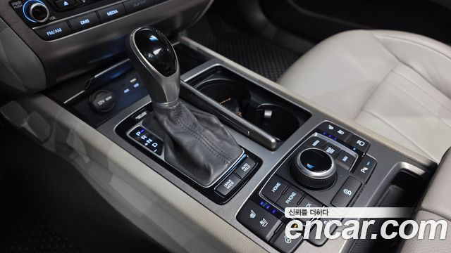 Hyundai Genesis 2014 — photo 12