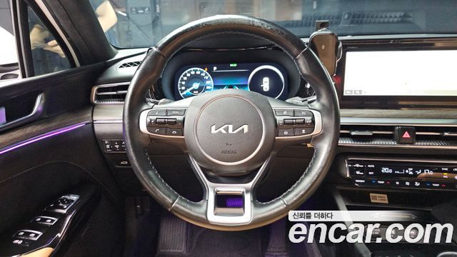 Kia K5 2023 — photo 19