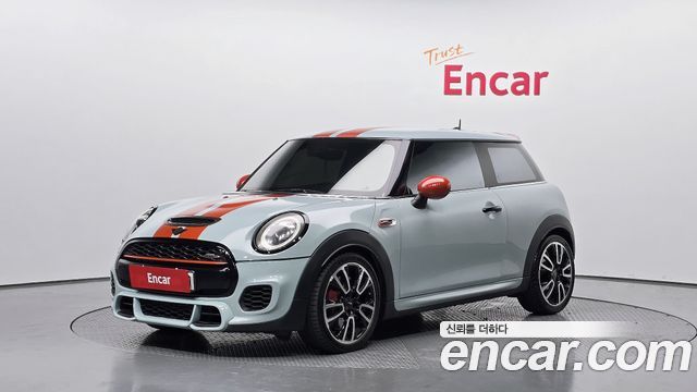 Mini Cooper 2019 — photo 1