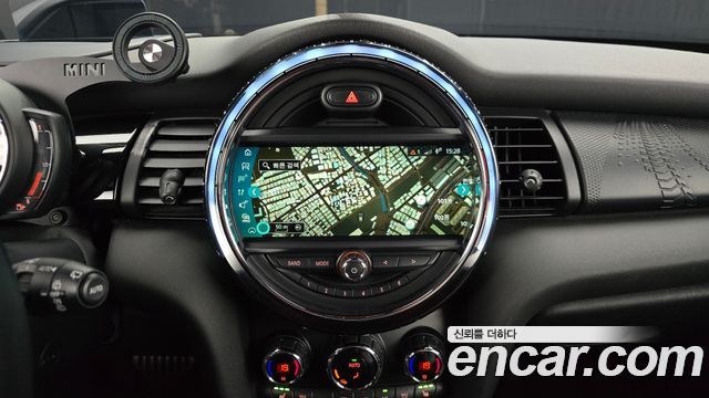Mini Cooper 2019 — photo 13