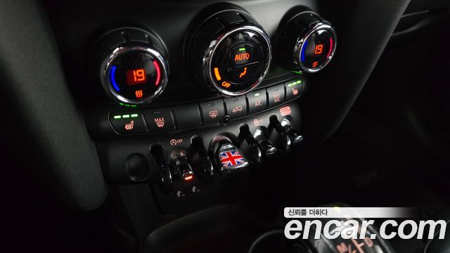 Mini Cooper 2019 — photo 18