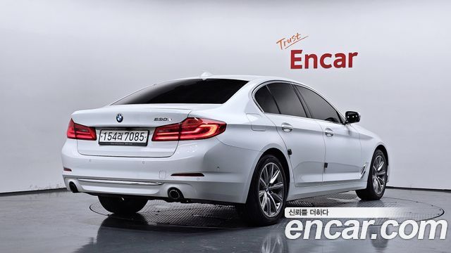 BMW 5-Series 2020 — photo 2