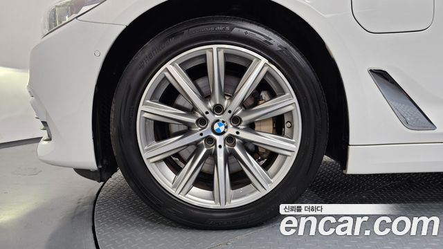 BMW 5-Series 2020 — photo 5