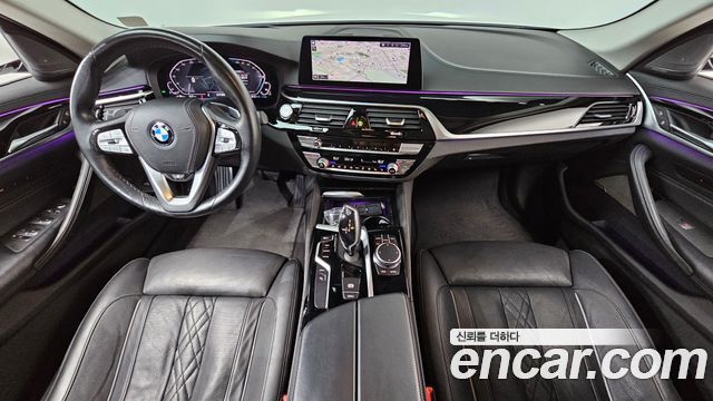 BMW 5-Series 2020 — photo 10