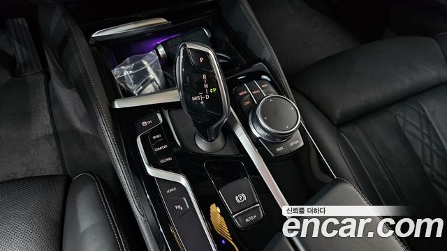 BMW 5-Series 2020 — photo 12