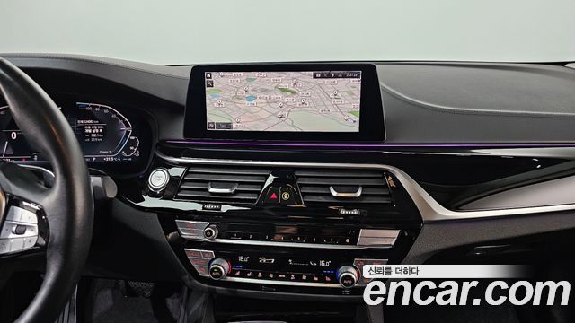 BMW 5-Series 2020 — photo 19