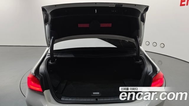 BMW 5-Series 2020 — photo 26