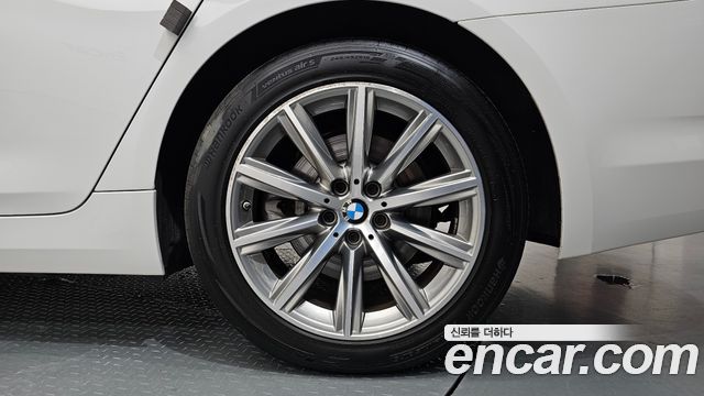 BMW 5-Series 2020 — photo 7