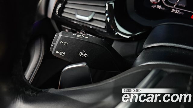 BMW 5-Series 2020 — photo 29