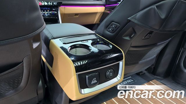 Kia Canival 2021 — photo 19