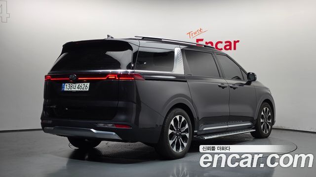 Kia Canival 2021 — photo 2
