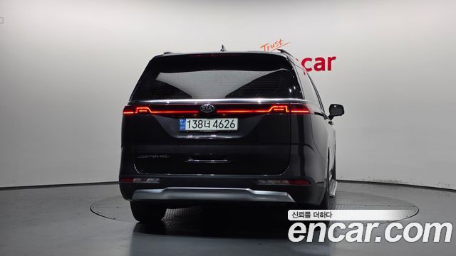 Kia Canival 2021 — photo 4