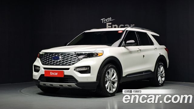 Ford Explorer 2022 — photo 1