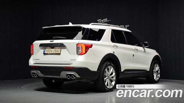 Ford Explorer 2022 — photo 2